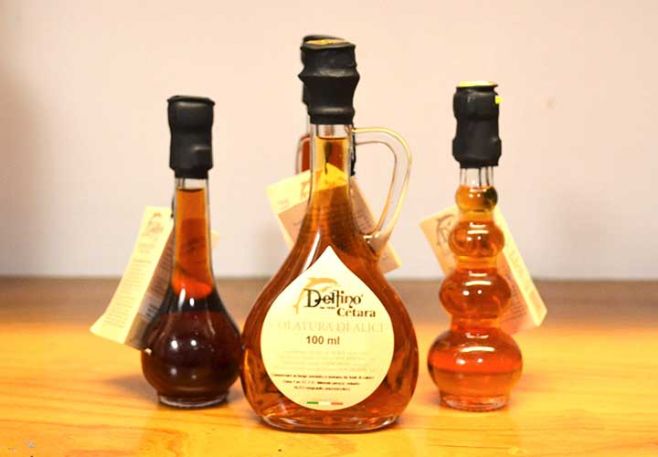Colatura di alici Prodotti Delfino Cetara